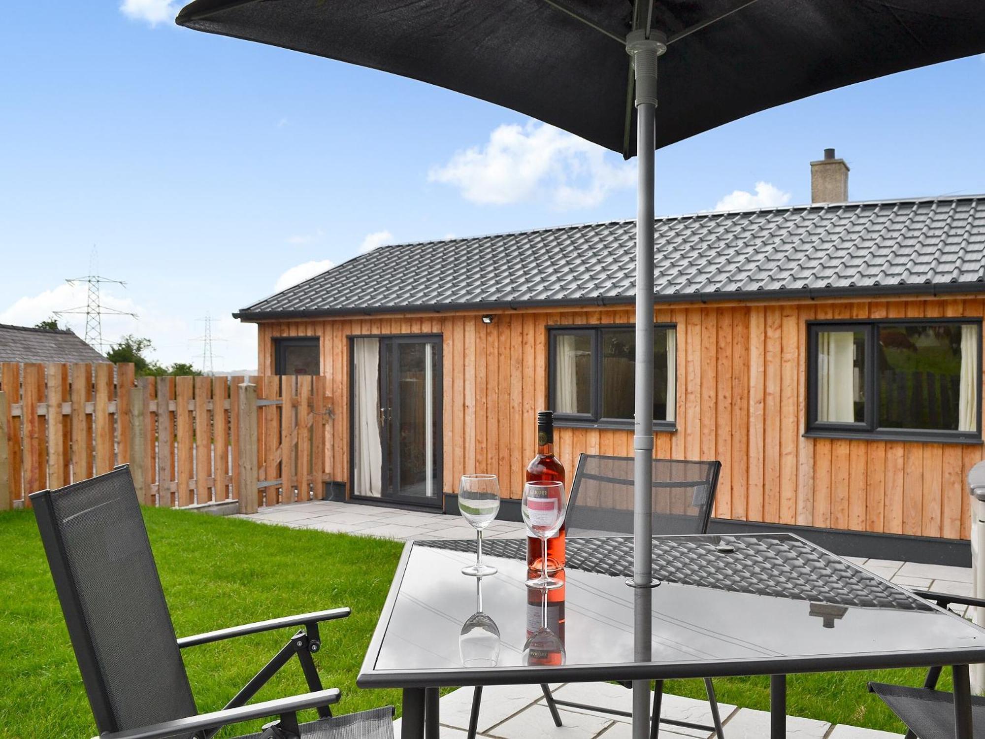 Y Gorlan Villa Llanllechid Exterior photo